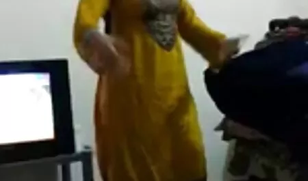 लड़की स्पष्ट रूप से साधारण सेक्स पसंद नहीं करती है, पहले तो उसने खुद पर लिखा, और फिर बेसबॉल के बल्ले से बकवास सेक्स हिंदी फुल मूवी करना शुरू किया