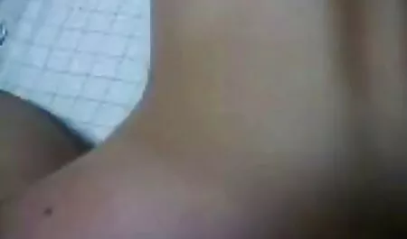 आदमी को इस तथ्य पर गर्व हो सकता है कि उसने अपनी पतली प्रेमिका, एक काली महिला, को कैमरे के सामने शांत सेक्स के लिए राजी किया। होम वीडियो स्टूडियो रिकॉर्डिंग हिंदी सेक्सी फिल्म फुल से भी बदतर निकला। एक स्तन से योनि में फाल्स के गहरे प्रवेश के लिए सब कुछ है