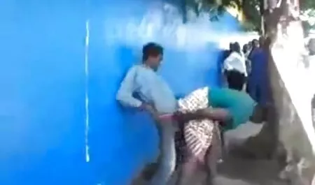 लंपट सेक्सी फुल मूवी हिंदी वीडियो कुतिया एक अपरिचित आदमी के साथ उसके घर गई और उसके सारे कपड़े फेंक दिए, खुद को उसके साथ दिया