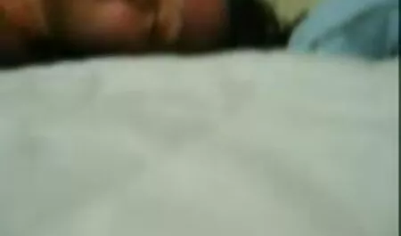 श्यामला की चूत को मसलने के बाद, आदमी अपनी मोटी चूतड़ को गांड में घुसाता है और जोर से चोदता है, उसके बाद स्तनों के बीच चुदाई का इंग्लिश फुल सेक्स फिल्म समय आता है, ठीक है, यह कैसे बिना स्तन के हो सकता है, कुतिया अपना लंड ऊपर-नीचे करती है।