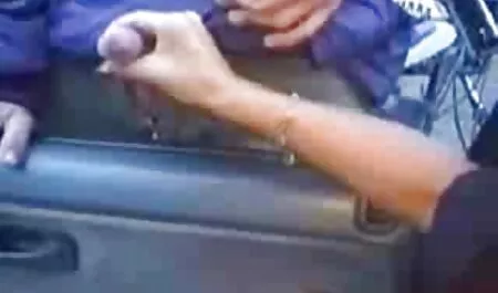 बड़ी गांड काली लड़की कुशलता से लंड फुल सेक्सी वीडियो फिल्म चूसती है