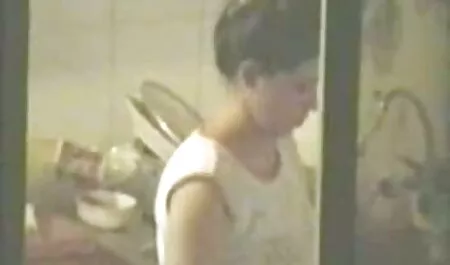 सेक्सी खूबसूरत श्यामला रोमी वर्षा और एक सेक्सी मूवी फुल सेक्सी कैफे में एक गर्म पुरुष बकवास